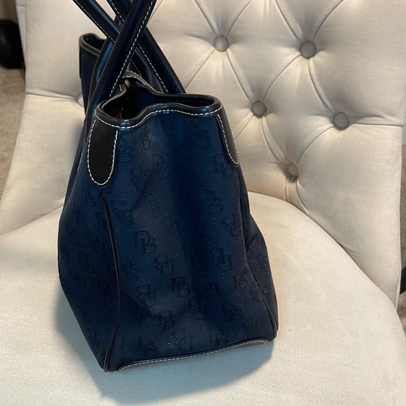 Dooney & Bourke K1013498 black monogram jacquard with black leather trim tote - Picture 4 of 13